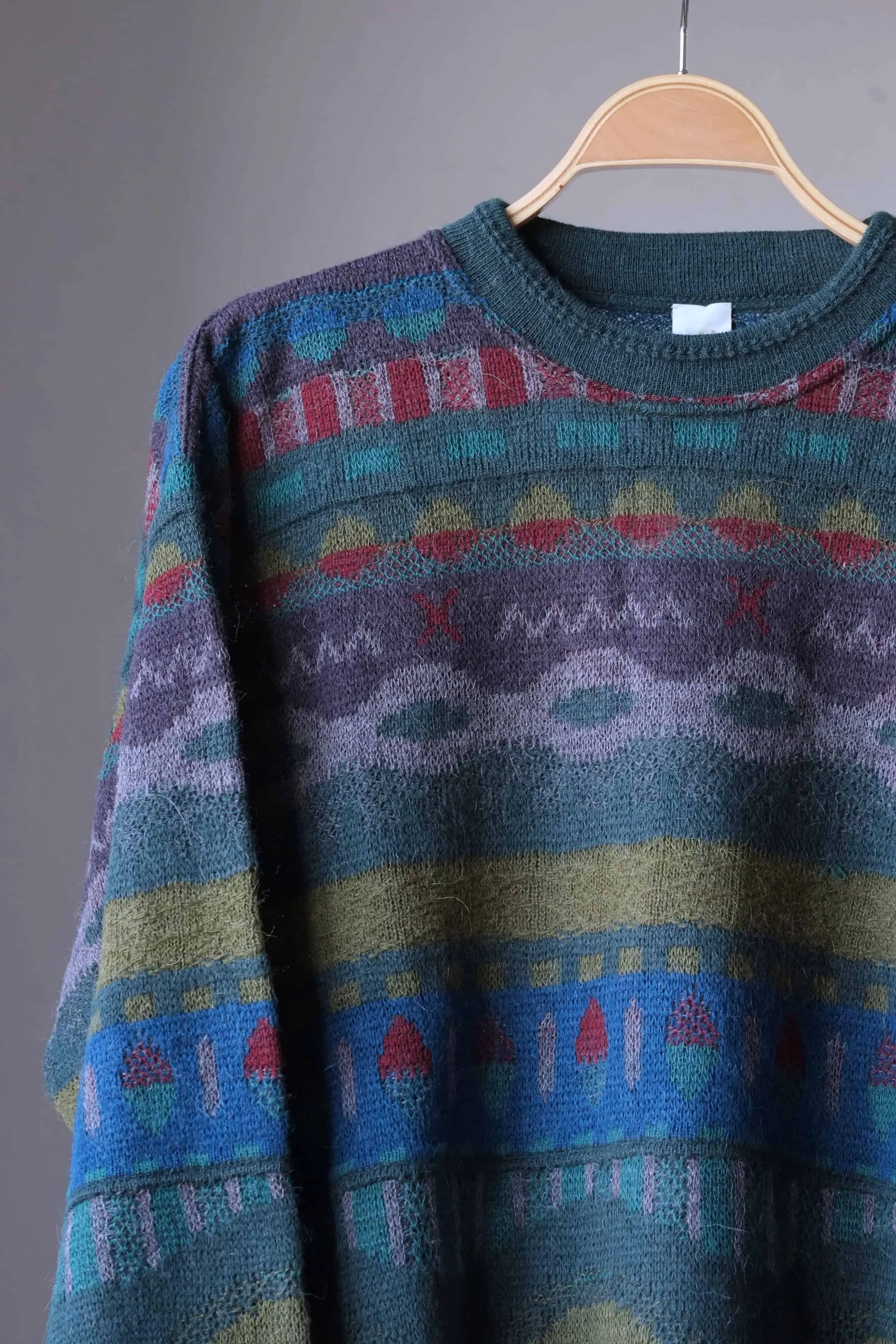 CAGI 90s Patterned Sweater