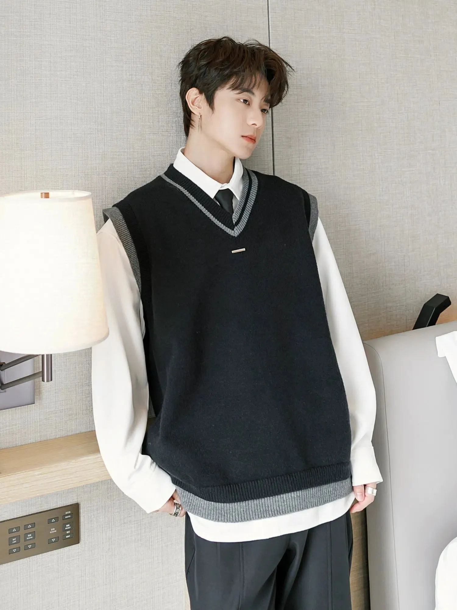 Stylish V-neck Knit Vest