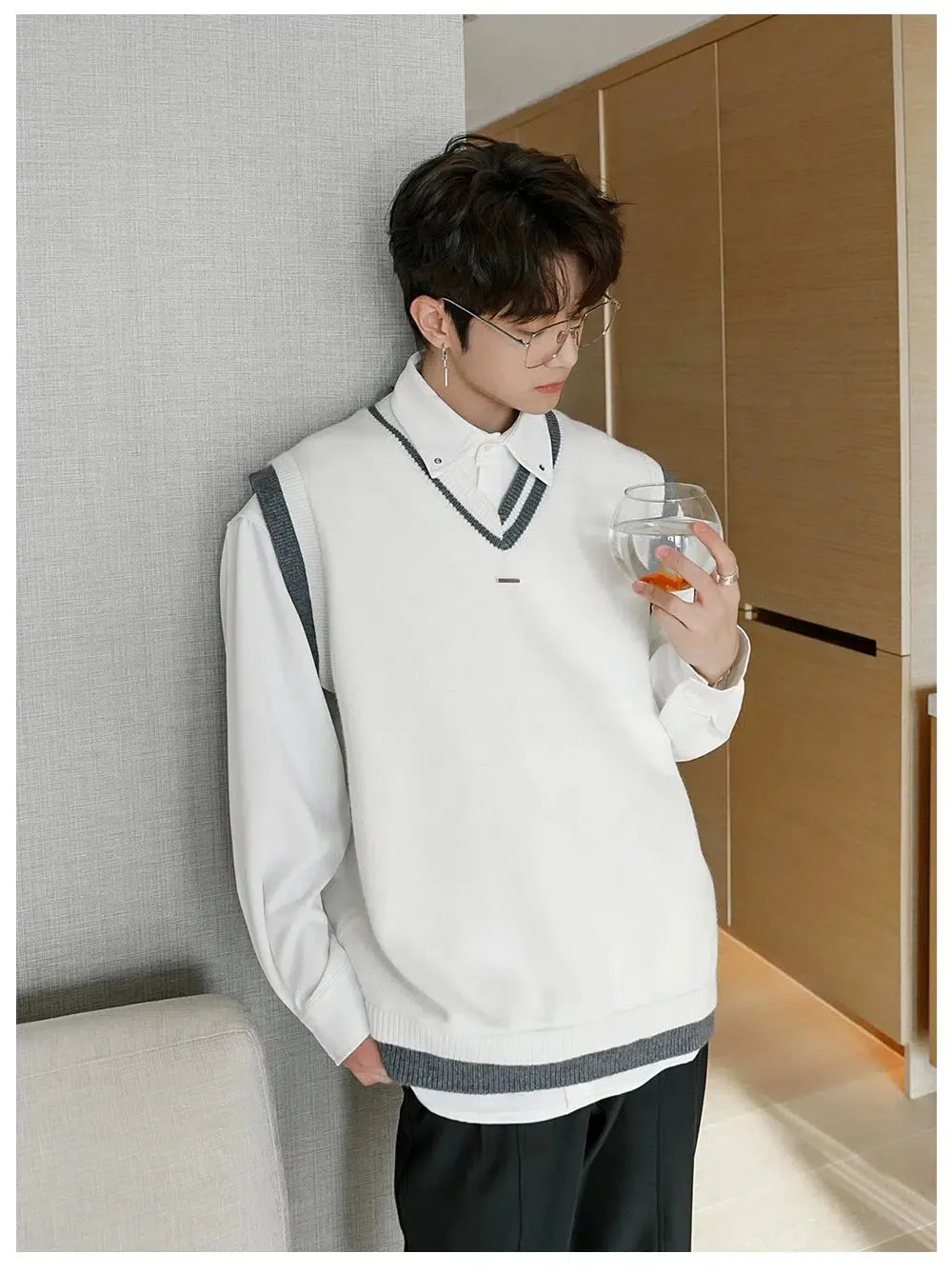 Stylish V-neck Knit Vest
